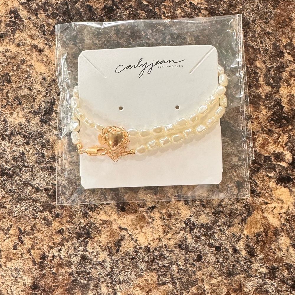 Carly Jean Los Angeles Kalani Pearl Heart Necklace